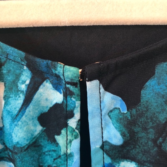 The Limited Collection Blouse Peony Watercolors Sz 2X BNWT Big Florals Office - Picture 8 of 13